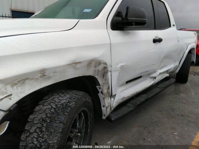 Photo 5 VIN: 5TFRM5F18GX105363 - TOYOTA TUNDRA 2WD TRUCK 