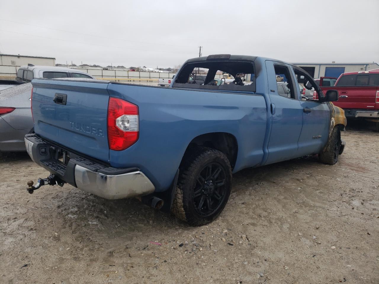 Photo 2 VIN: 5TFRM5F18KX141384 - TOYOTA TUNDRA 