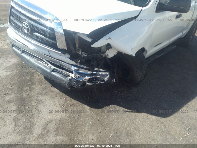 Photo 5 VIN: 5TFRM5F19AX016585 - TOYOTA TUNDRA 2WD TRUCK 