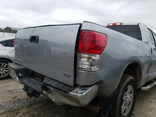 Photo 8 VIN: 5TFRM5F19BX025711 - TOYOTA TUNDRA DOU 