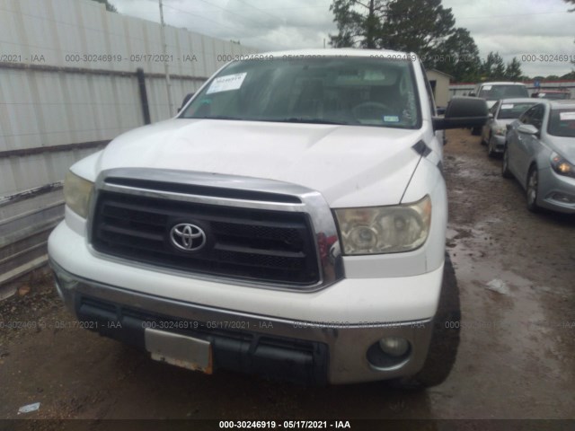 Photo 5 VIN: 5TFRM5F19BX027605 - TOYOTA TUNDRA 2WD TRUCK 