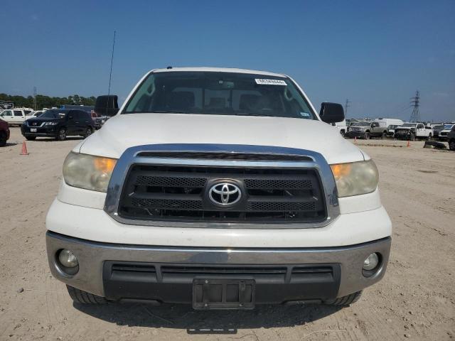 Photo 4 VIN: 5TFRM5F19CX037861 - TOYOTA TUNDRA DOU 