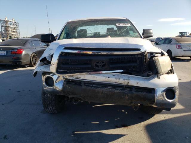 Photo 4 VIN: 5TFRM5F19DX058629 - TOYOTA TUNDRA DOU 