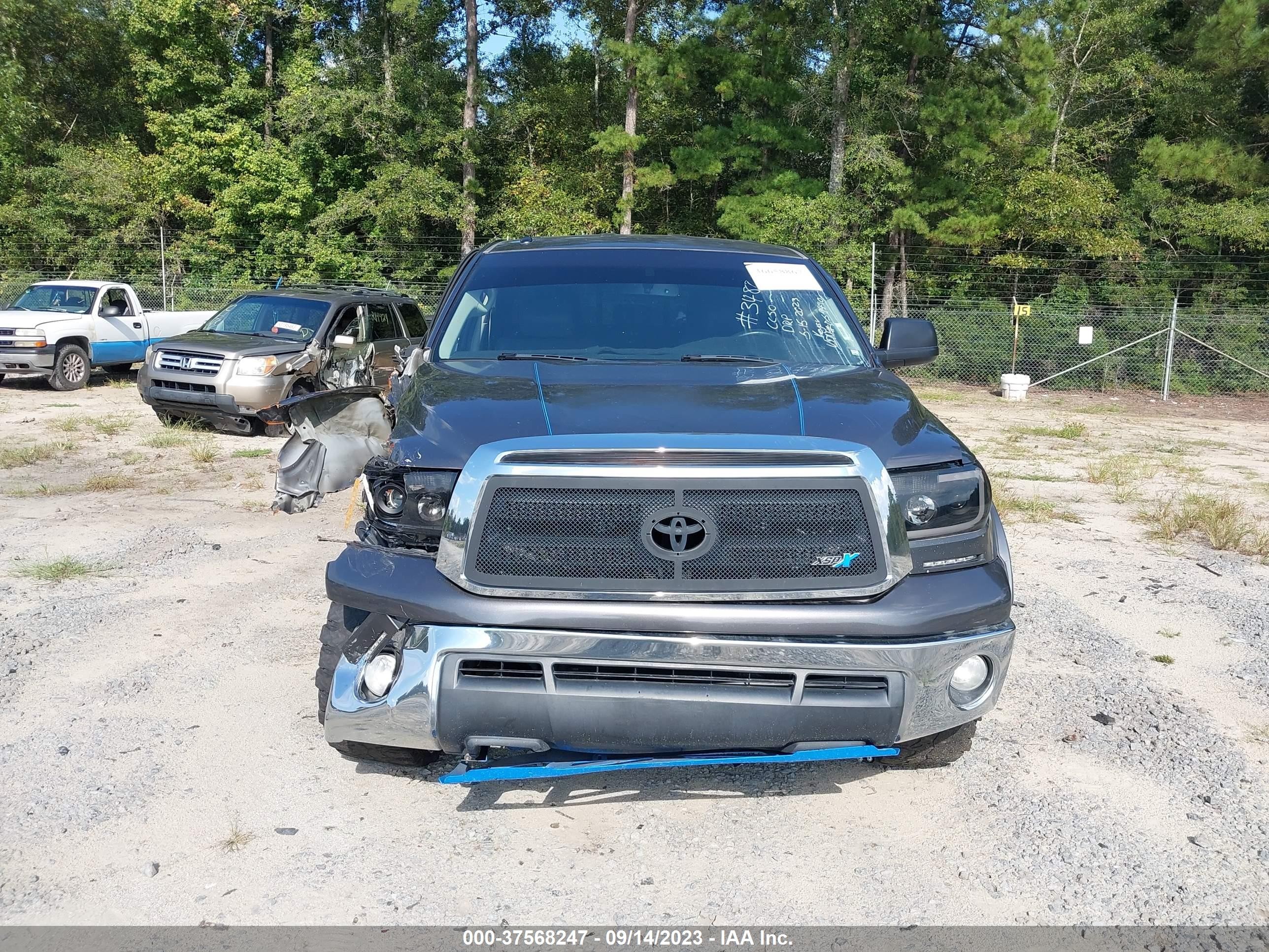 Photo 11 VIN: 5TFRM5F19DX059490 - TOYOTA TUNDRA 