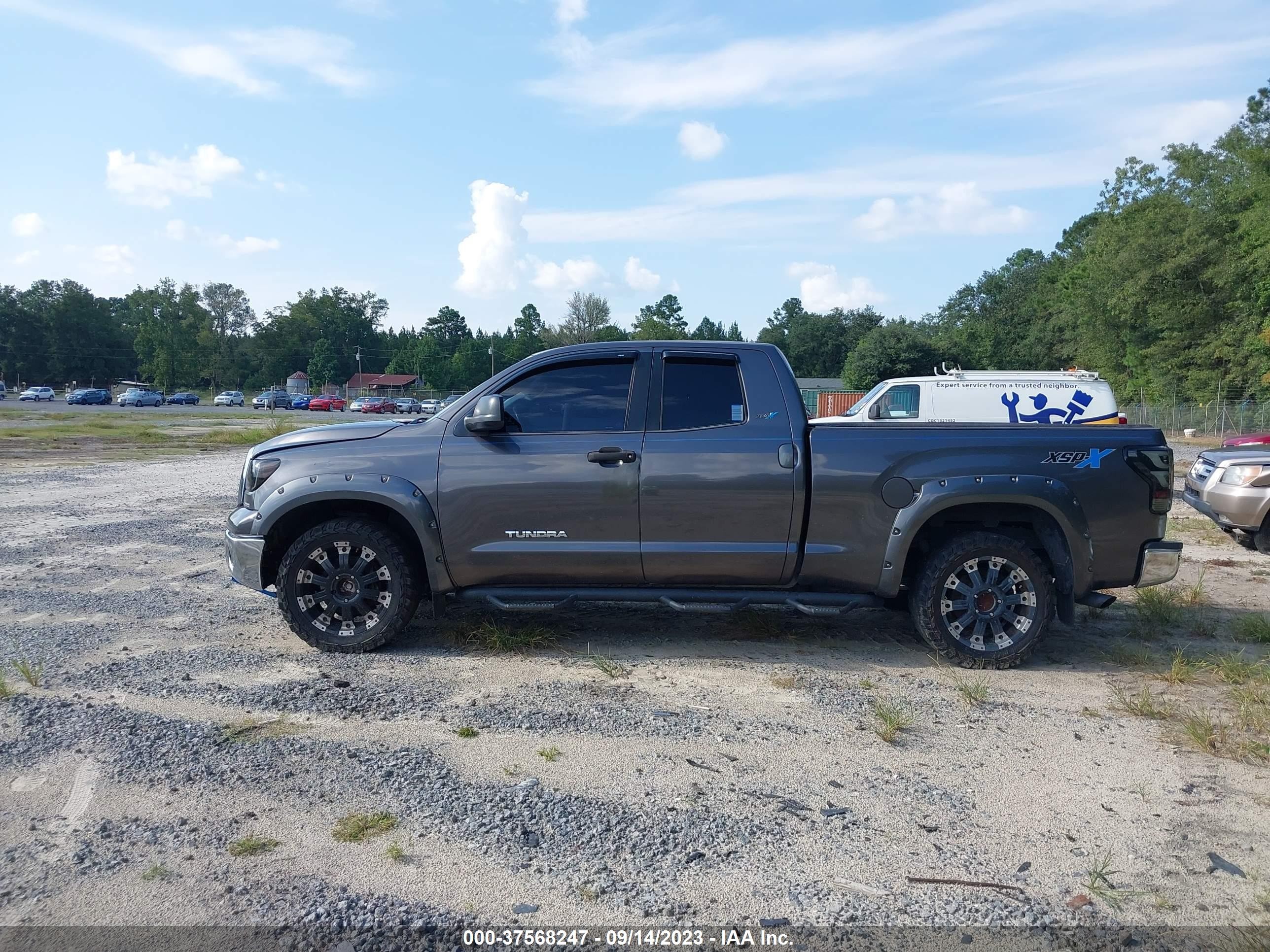 Photo 13 VIN: 5TFRM5F19DX059490 - TOYOTA TUNDRA 