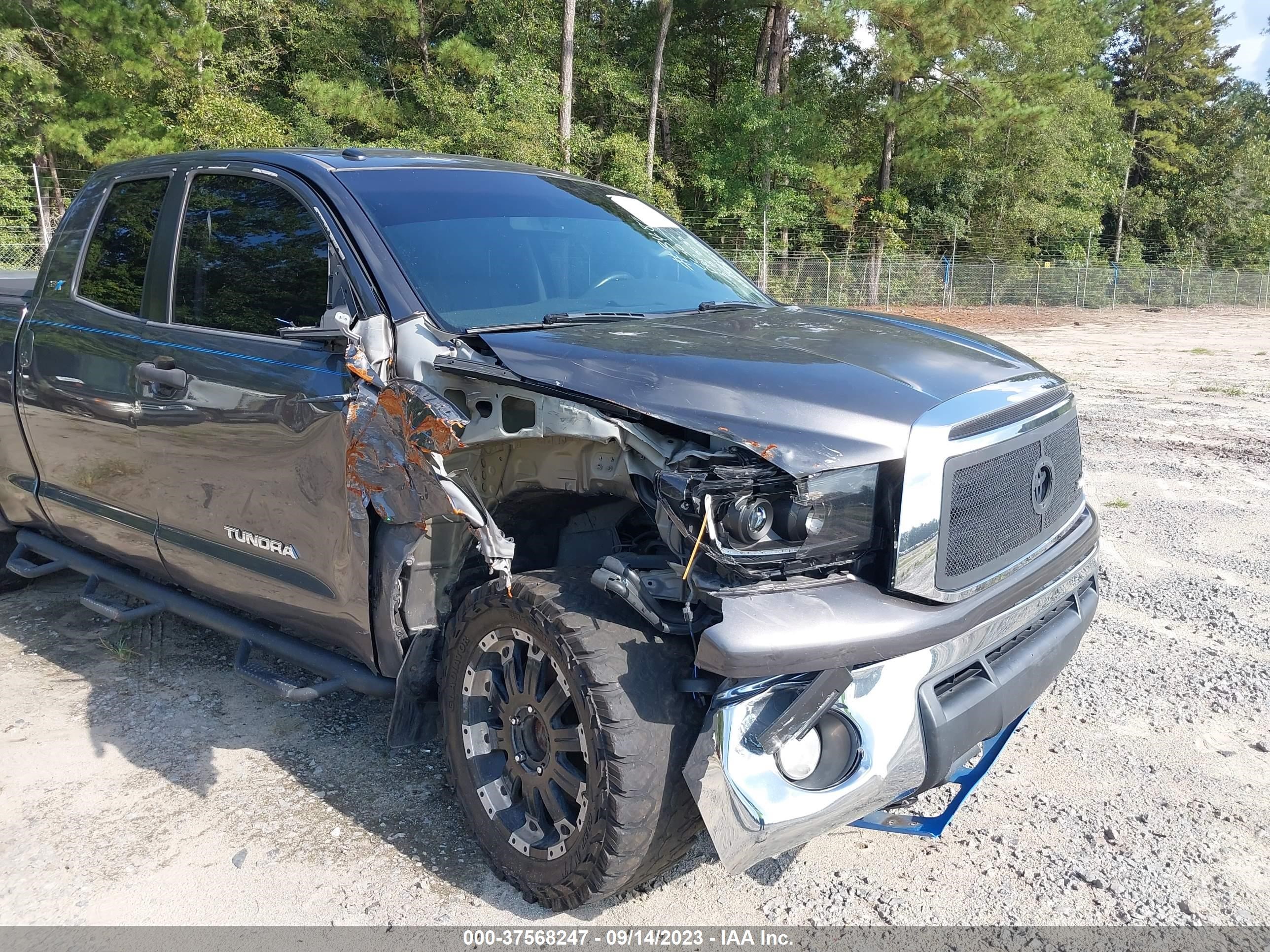 Photo 5 VIN: 5TFRM5F19DX059490 - TOYOTA TUNDRA 