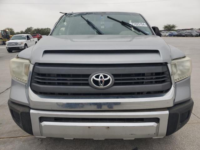 Photo 4 VIN: 5TFRM5F19FX087275 - TOYOTA TUNDRA DOU 