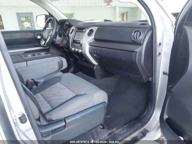 Photo 4 VIN: 5TFRM5F19FX091813 - TOYOTA TUNDRA 