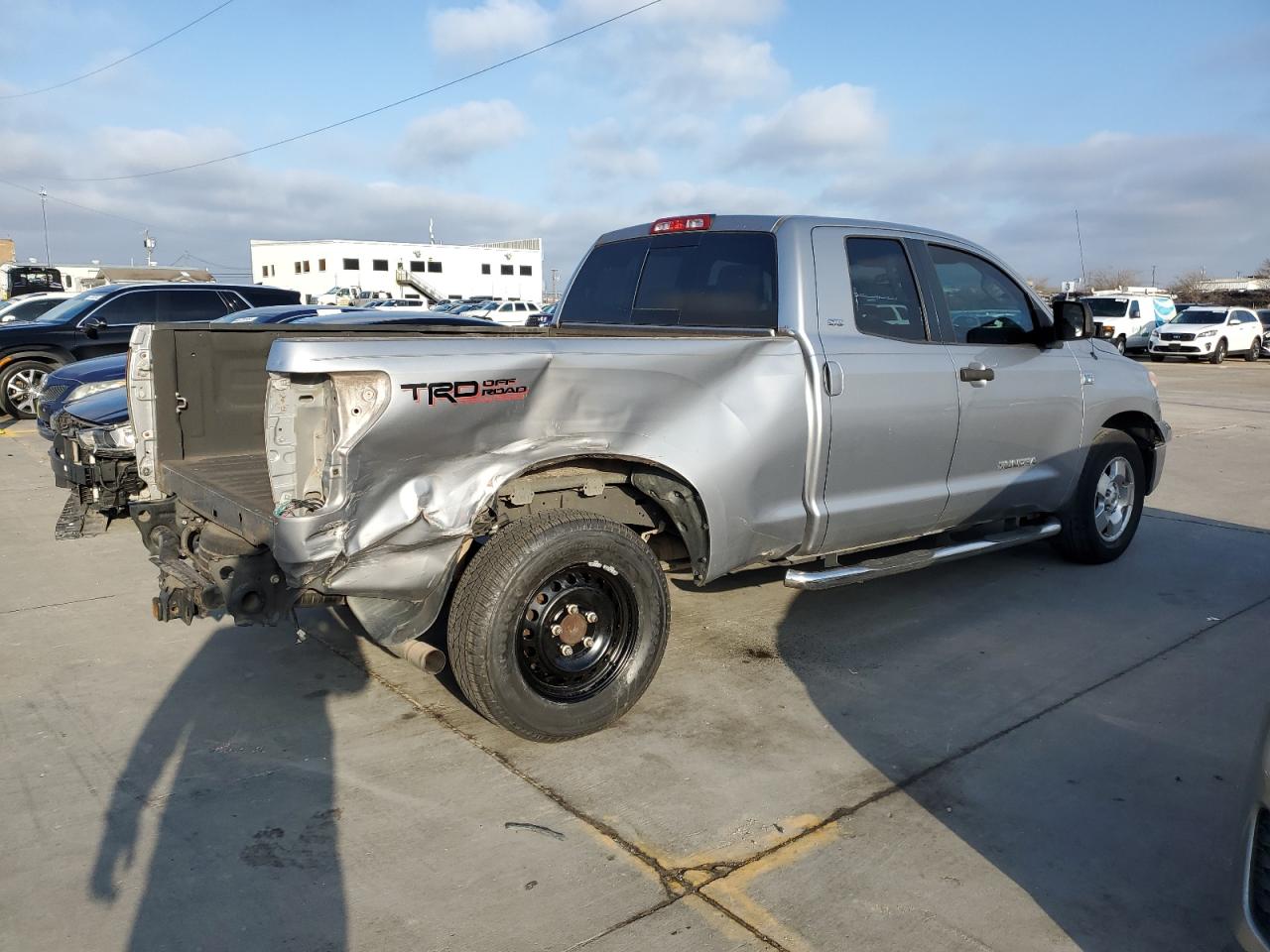 Photo 2 VIN: 5TFRM5F1XAX003568 - TOYOTA TUNDRA 