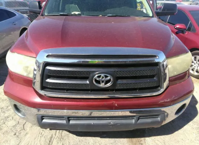 Photo 5 VIN: 5TFRM5F1XAX010830 - TOYOTA TUNDRA 2WD TRUCK 