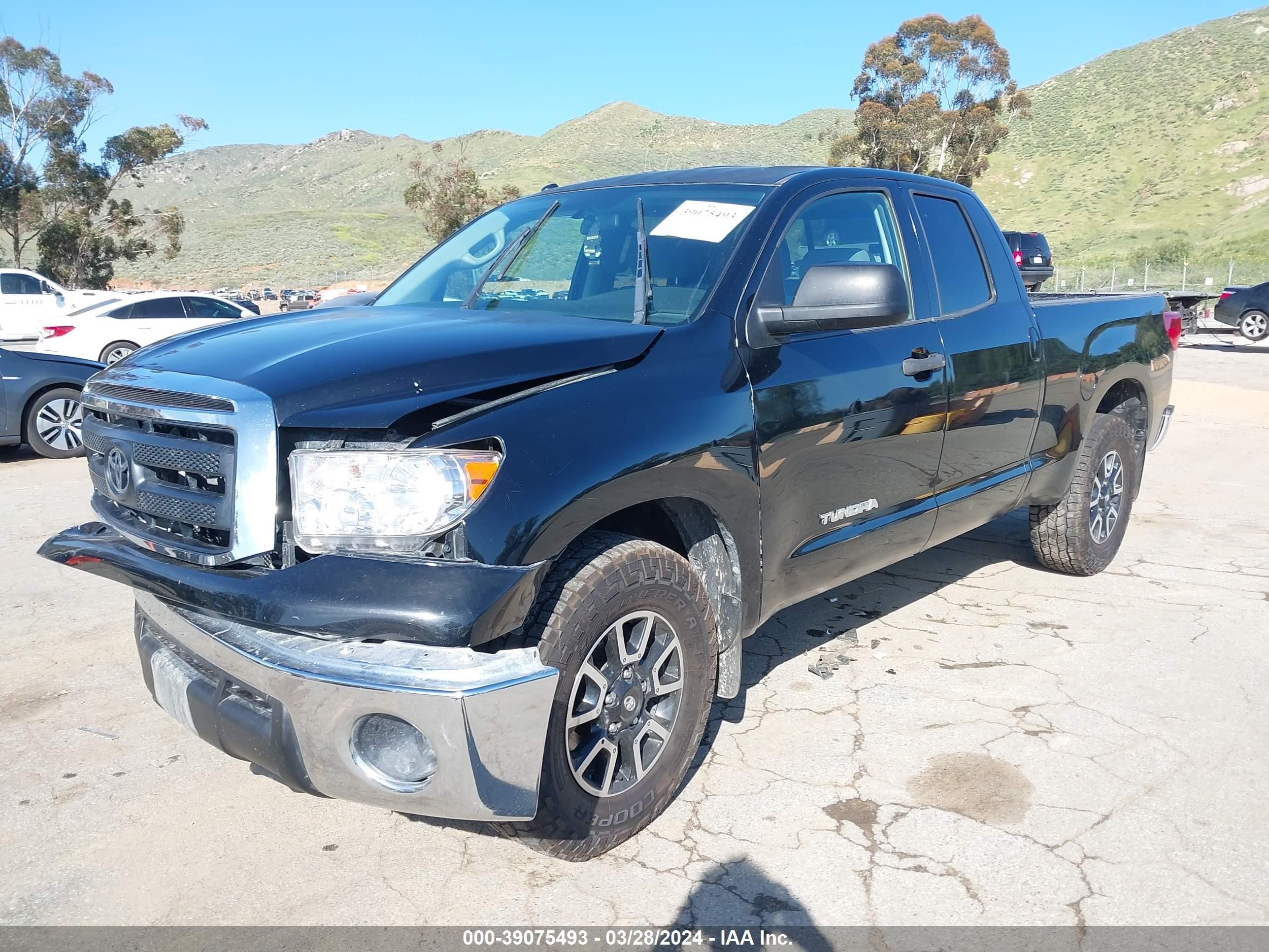 Photo 1 VIN: 5TFRM5F1XCX044415 - TOYOTA TUNDRA 