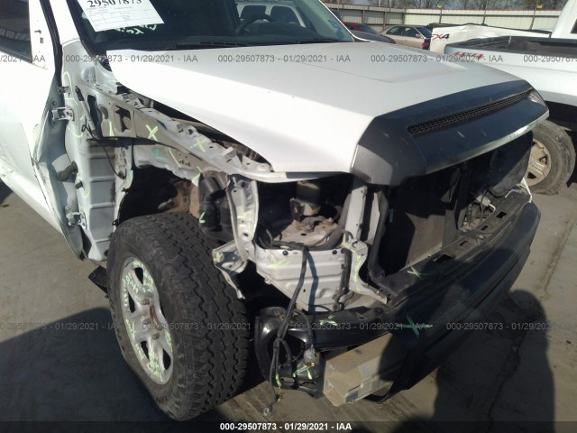 Photo 5 VIN: 5TFRM5F1XFX088192 - TOYOTA TUNDRA 2WD TRUCK 