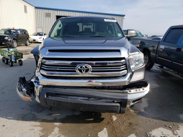 Photo 4 VIN: 5TFRM5F1XHX122649 - TOYOTA TUNDRA DOU 