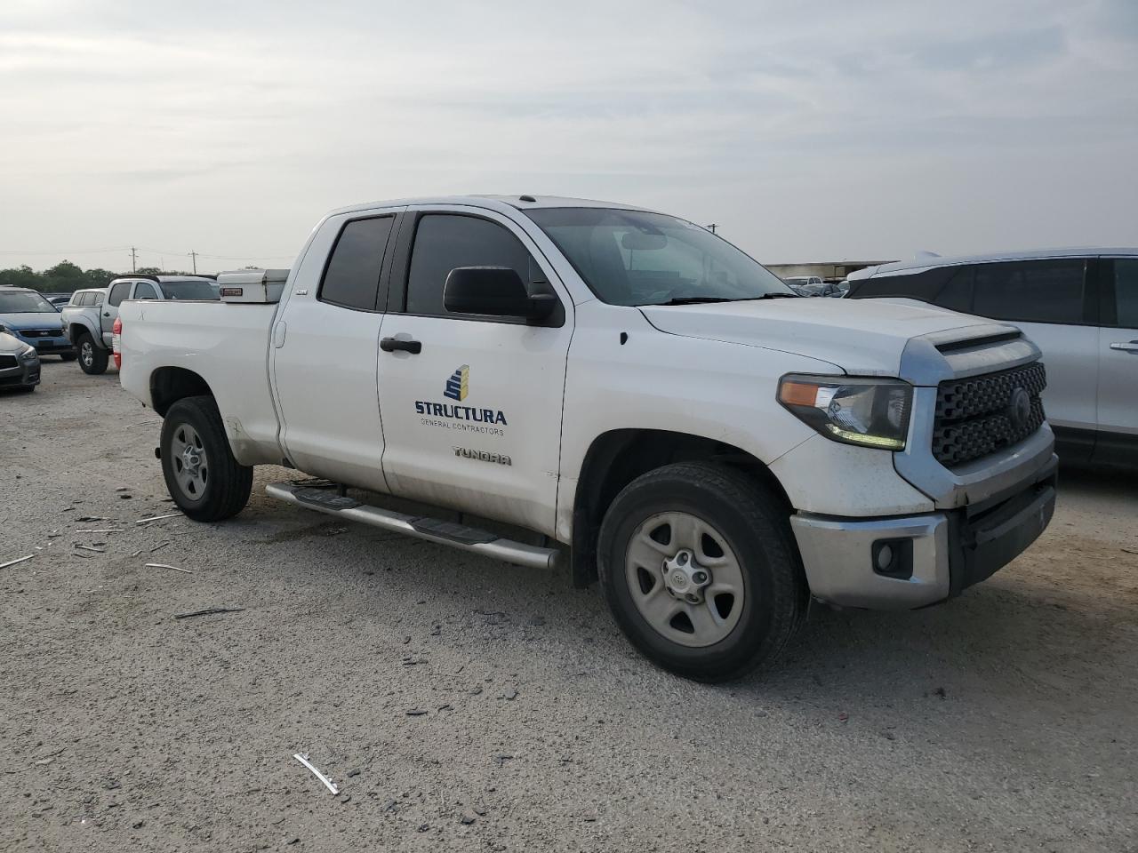 Photo 3 VIN: 5TFRM5F1XJX124701 - TOYOTA TUNDRA 