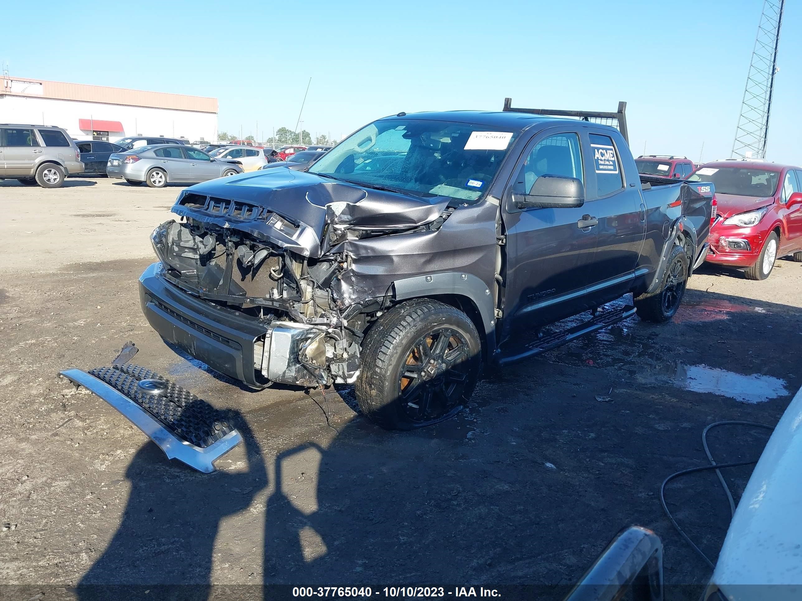 Photo 1 VIN: 5TFRM5F1XKX138079 - TOYOTA TUNDRA 