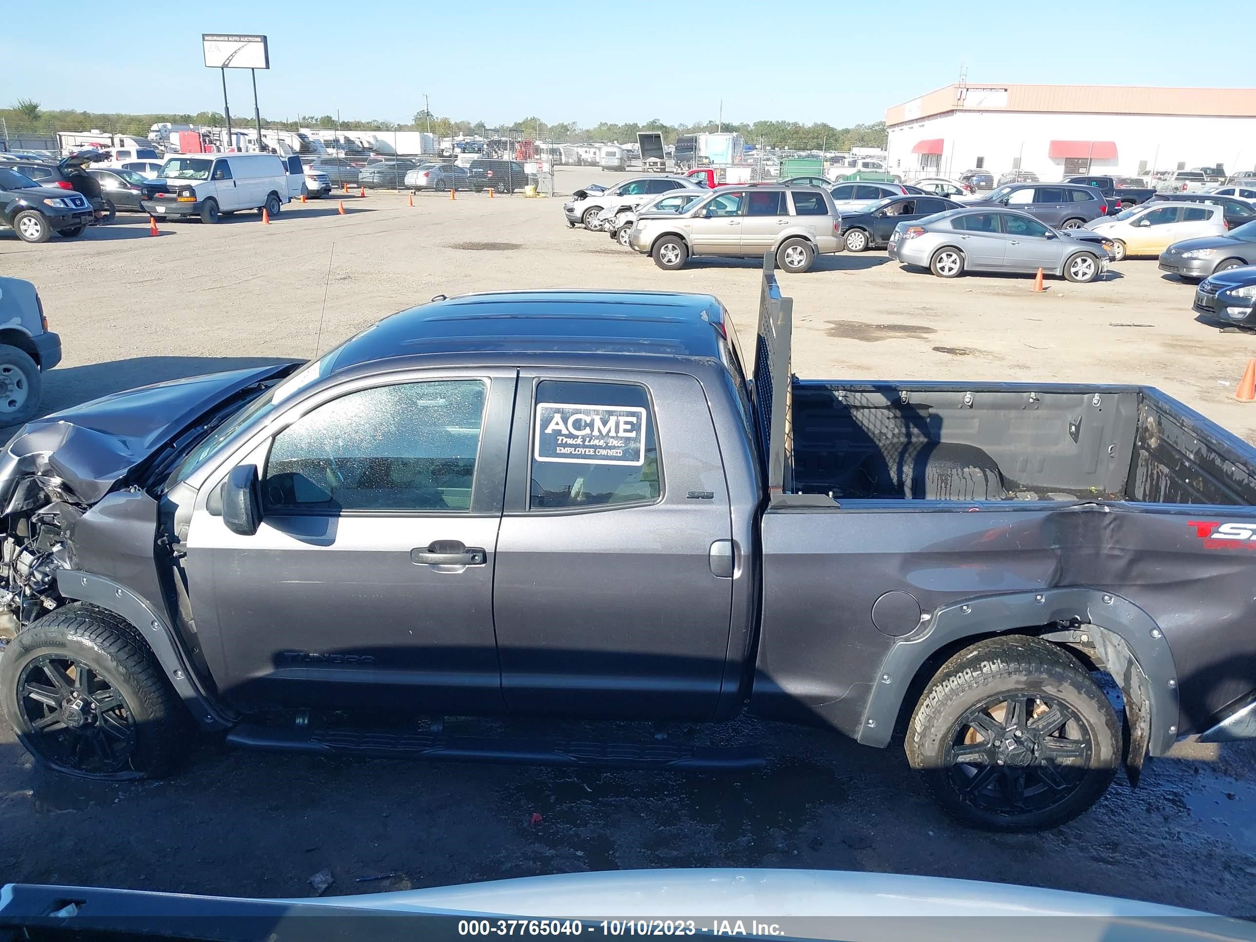 Photo 13 VIN: 5TFRM5F1XKX138079 - TOYOTA TUNDRA 