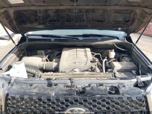 Photo 9 VIN: 5TFRM5F1XKX141502 - TOYOTA TUNDRA DOU 