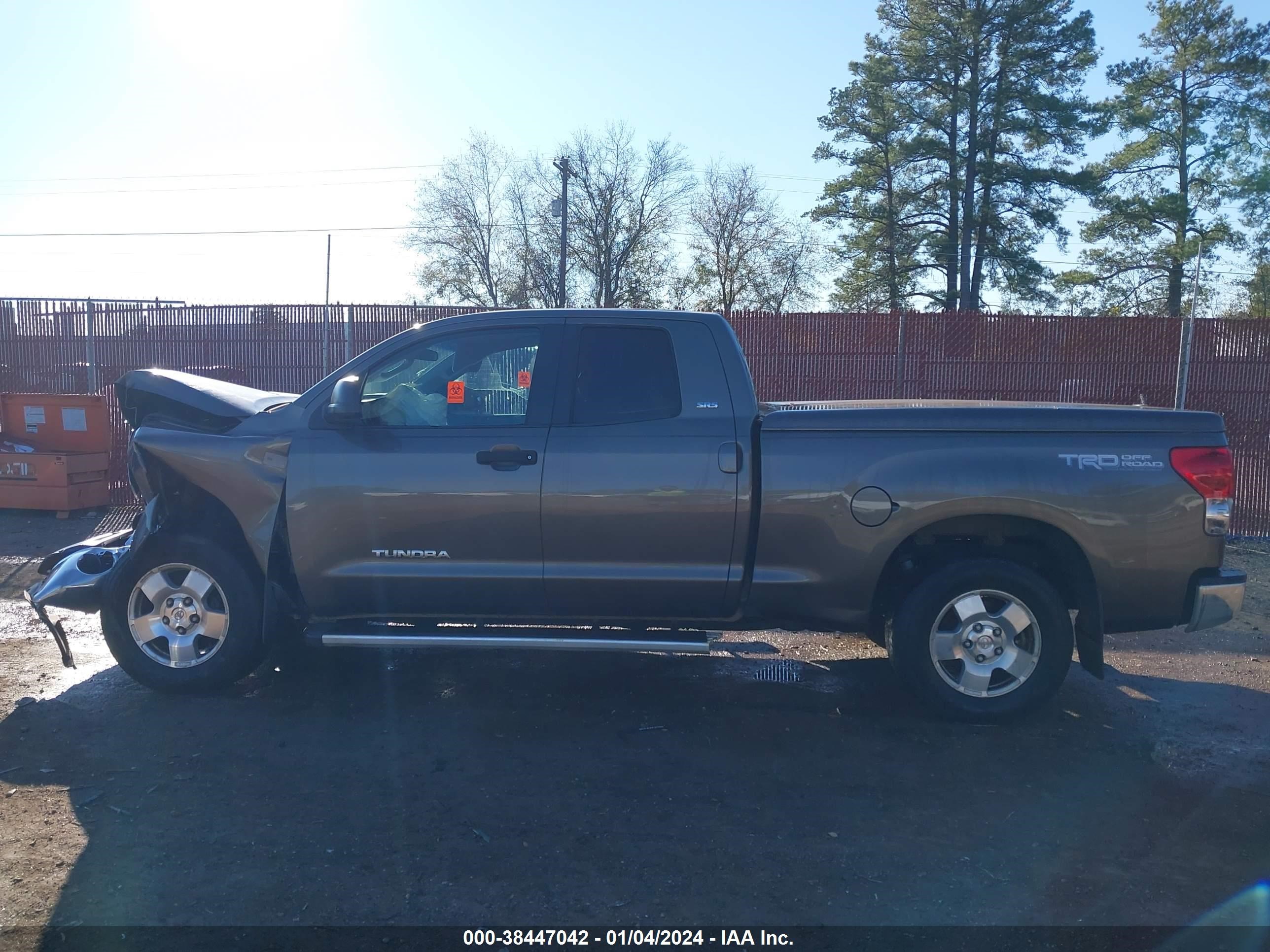 Photo 13 VIN: 5TFRT54137X005418 - TOYOTA TUNDRA 