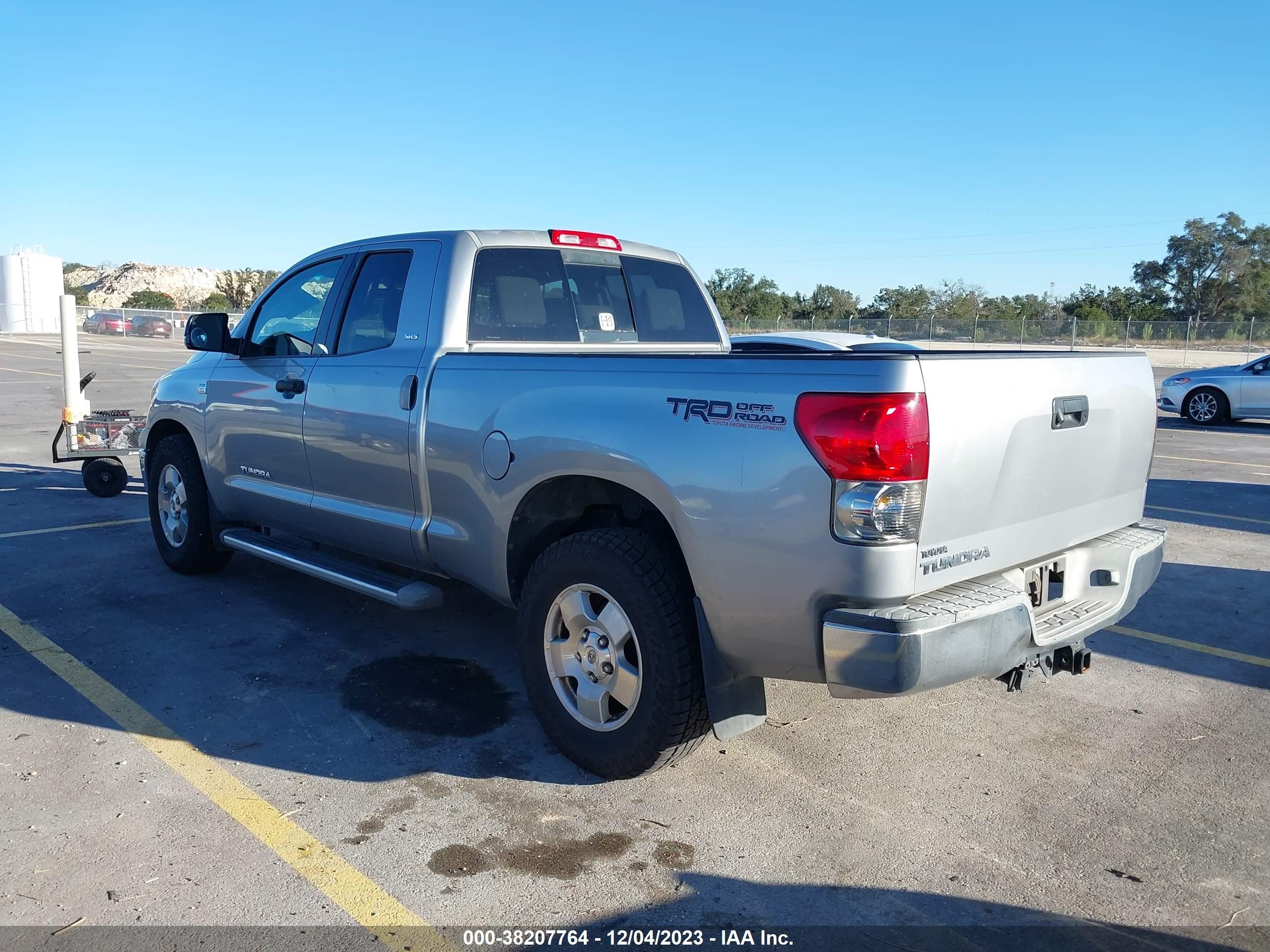 Photo 2 VIN: 5TFRT54157X011530 - TOYOTA TUNDRA 