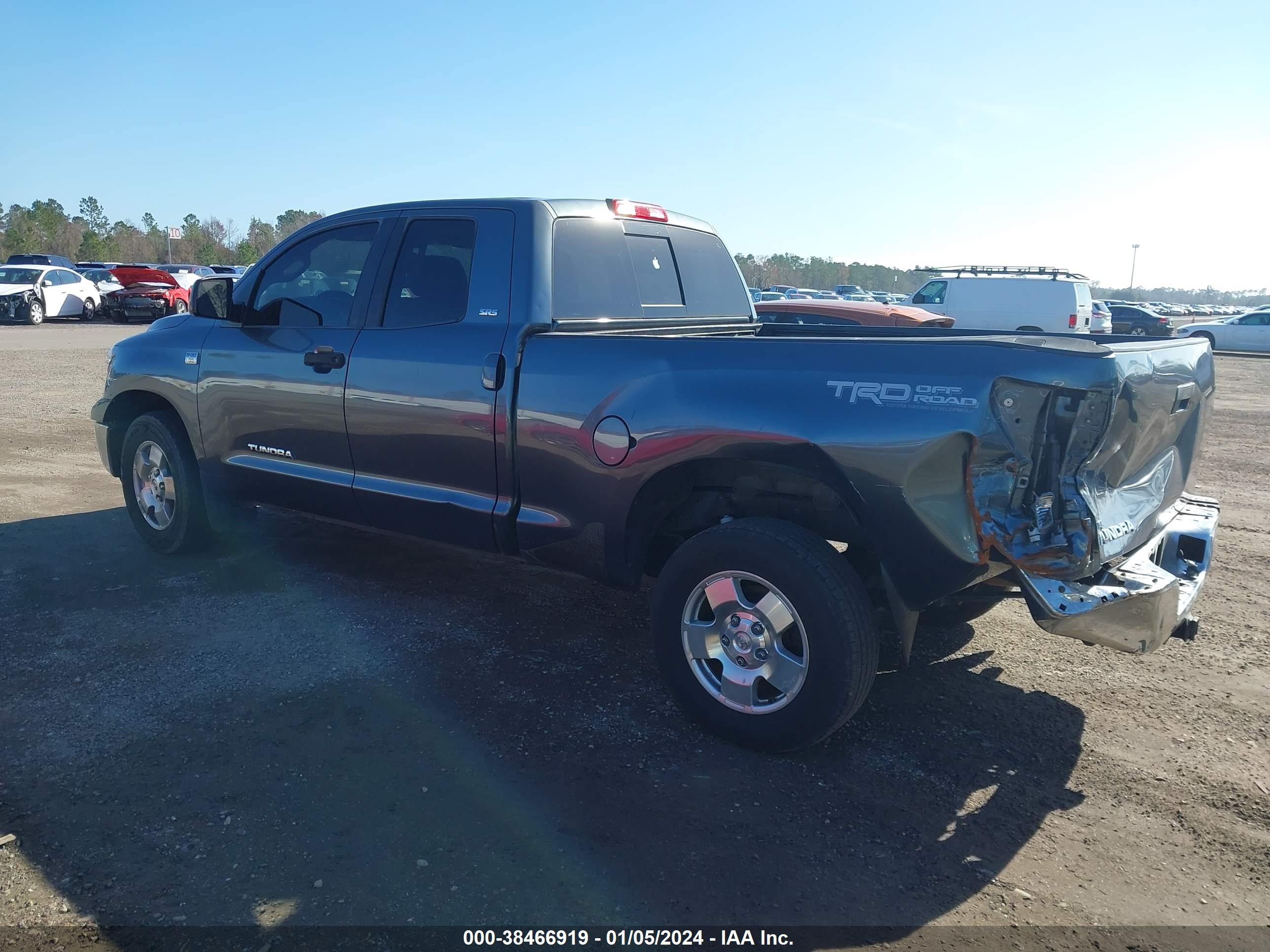 Photo 2 VIN: 5TFRT54157X014072 - TOYOTA TUNDRA 