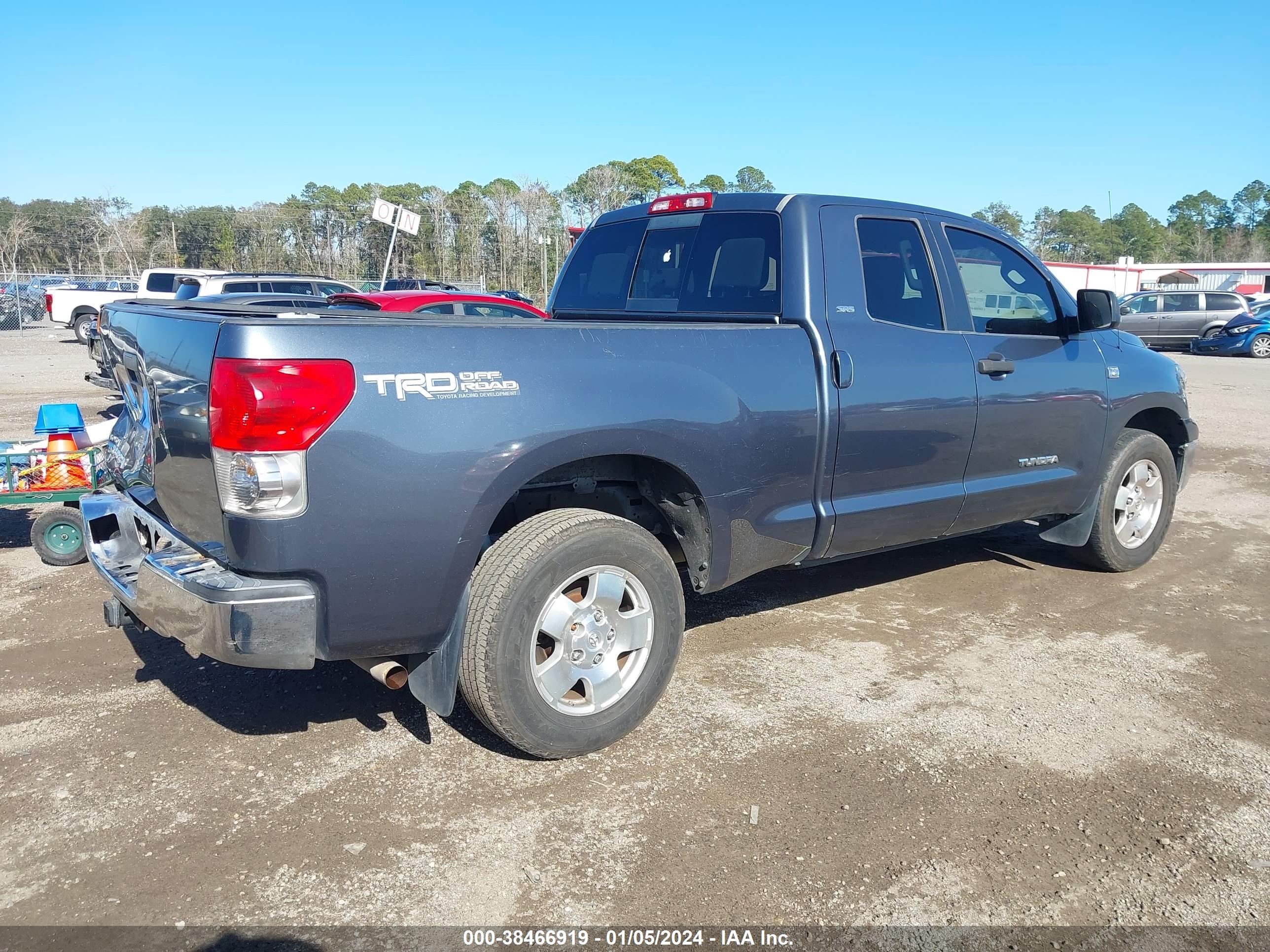 Photo 3 VIN: 5TFRT54157X014072 - TOYOTA TUNDRA 