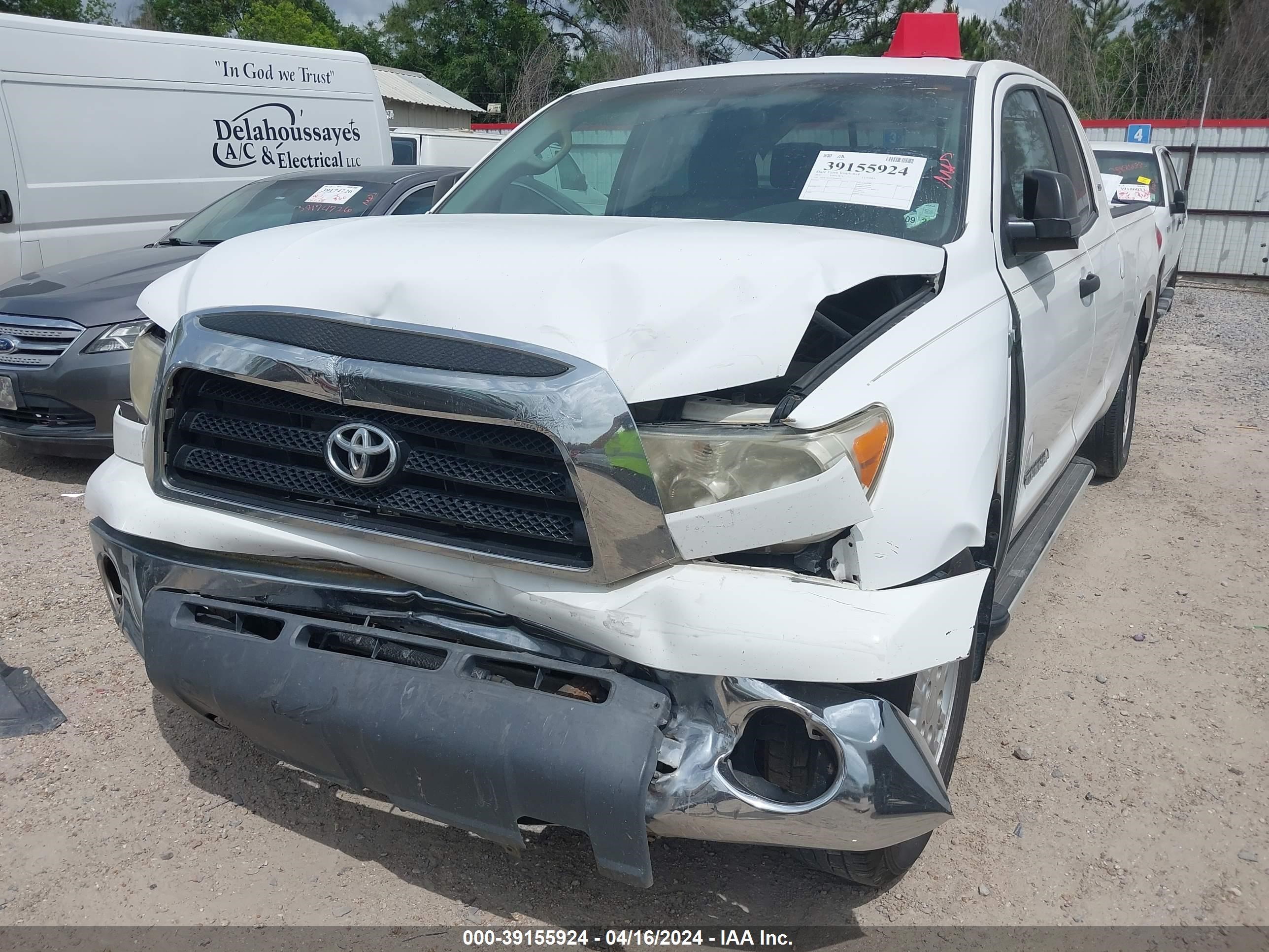 Photo 5 VIN: 5TFRT541X7X004542 - TOYOTA TUNDRA 