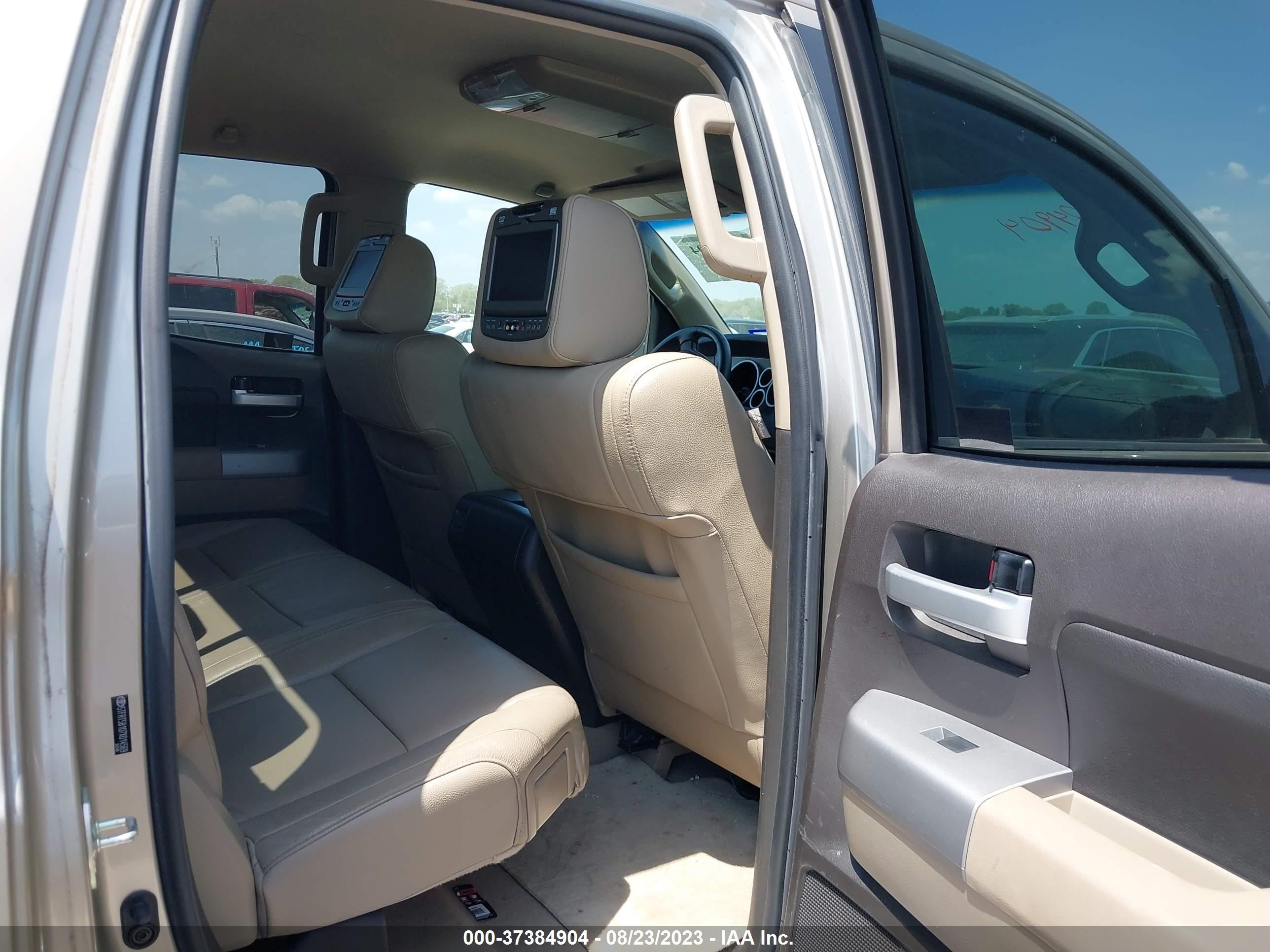 Photo 7 VIN: 5TFRT58107X014569 - TOYOTA TUNDRA 