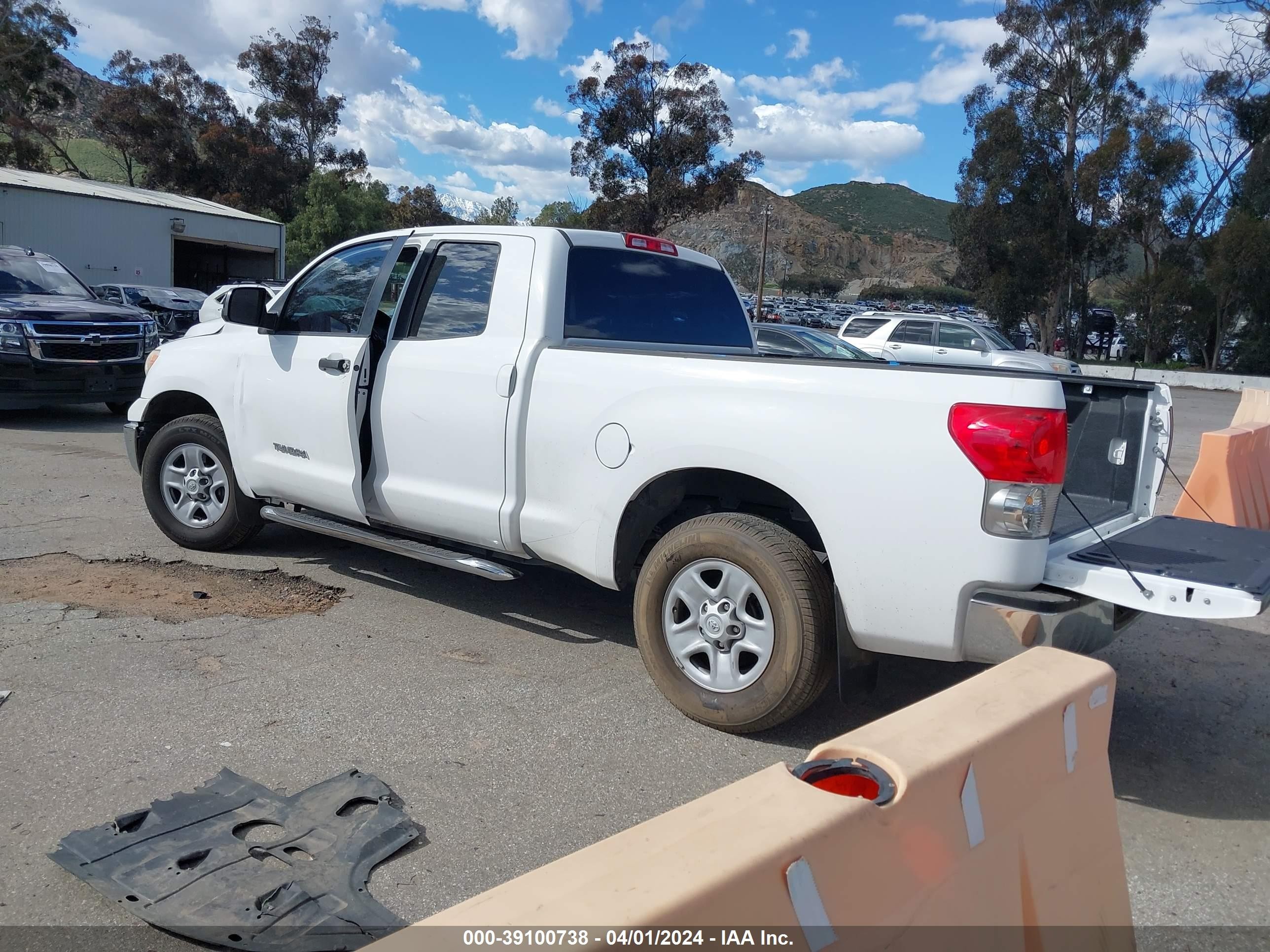 Photo 2 VIN: 5TFRU54179X019452 - TOYOTA TUNDRA 