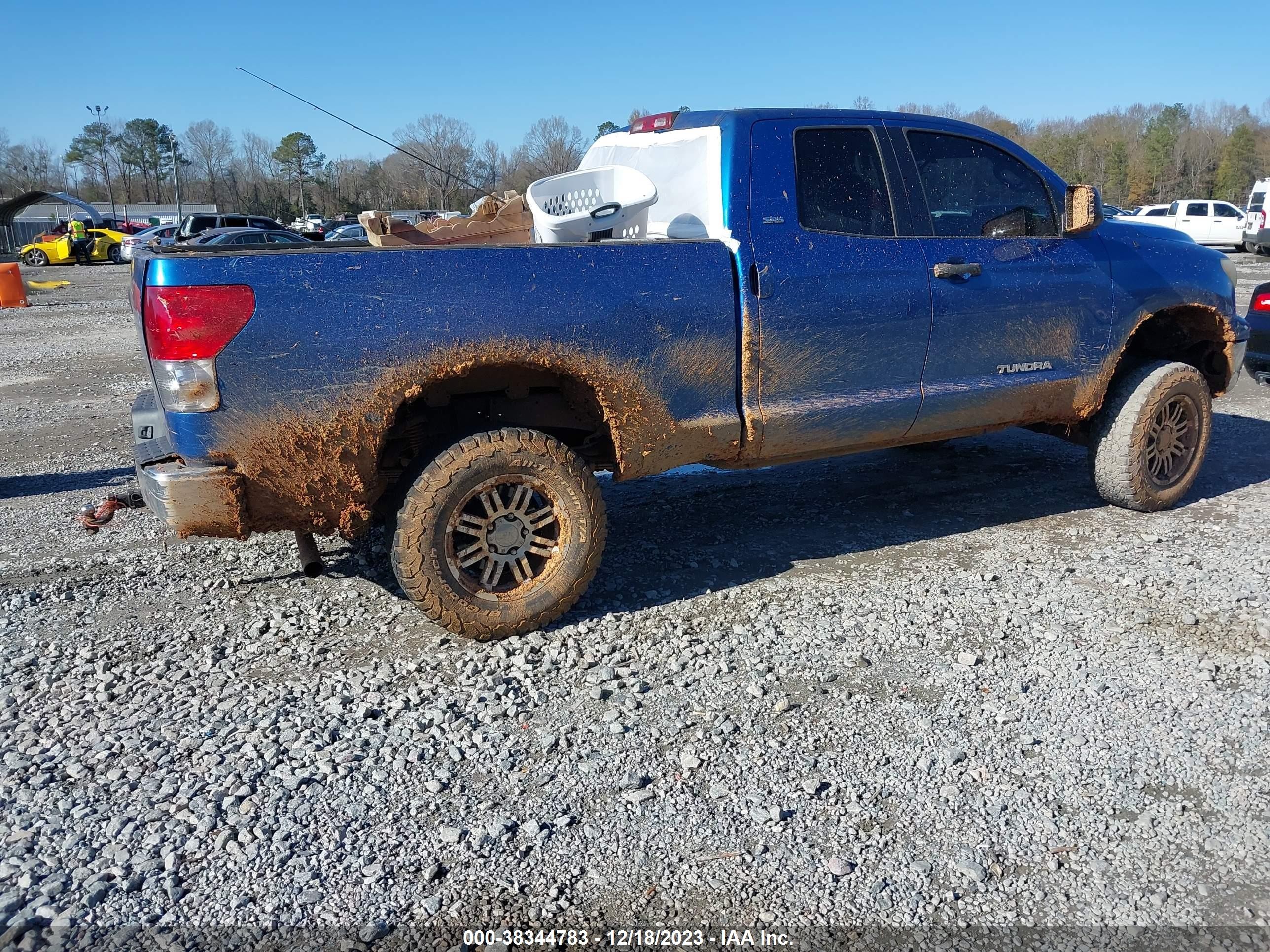 Photo 3 VIN: 5TFRU541X7X004411 - TOYOTA TUNDRA 