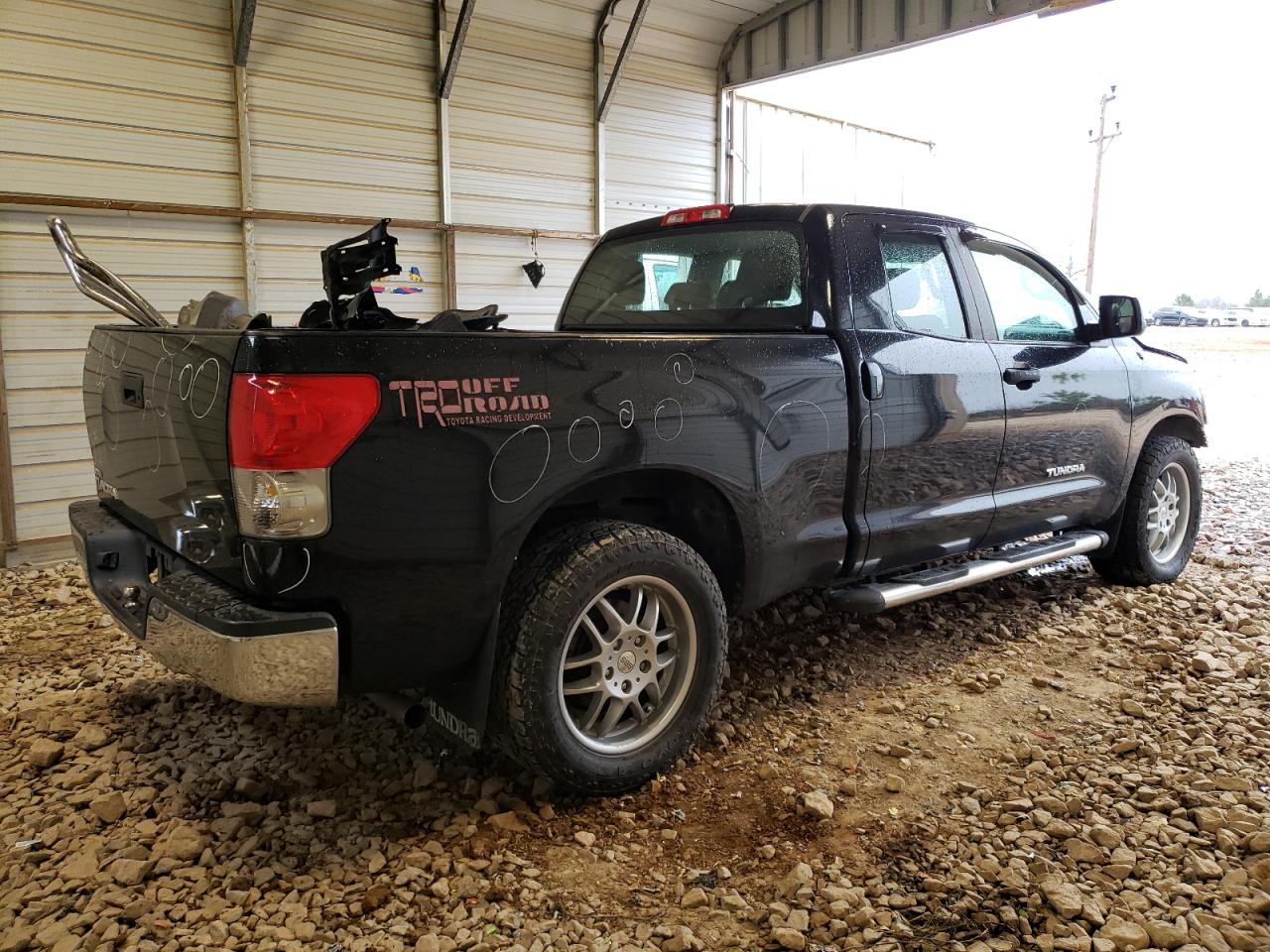 Photo 2 VIN: 5TFRU541X8X008315 - TOYOTA TUNDRA 