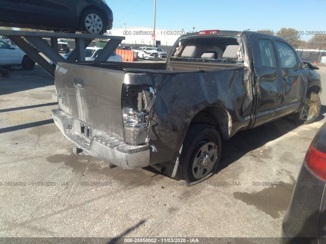 Photo 3 VIN: 5TFRU5F10CX028126 - TOYOTA TUNDRA 2WD TRUCK 