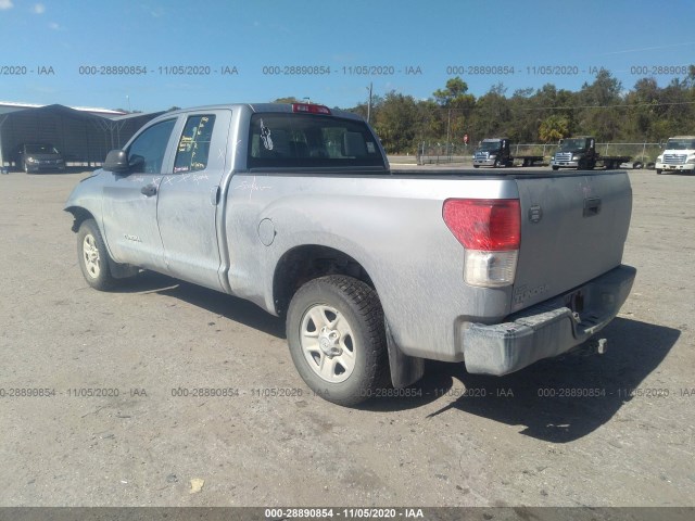 Photo 2 VIN: 5TFRU5F10CX028370 - TOYOTA TUNDRA 2WD TRUCK 