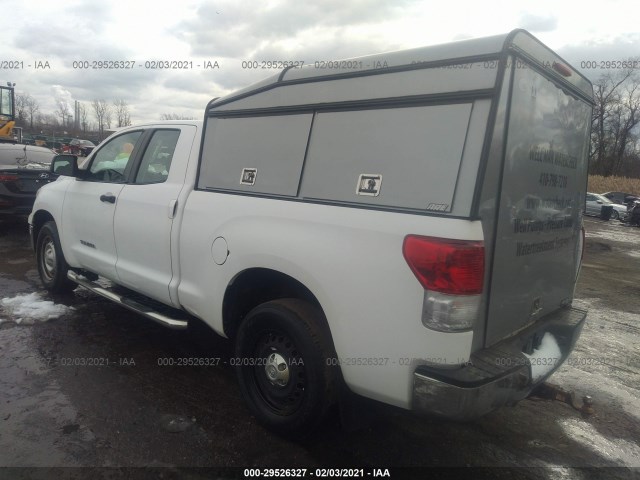 Photo 2 VIN: 5TFRU5F13AX023581 - TOYOTA TUNDRA 2WD TRUCK 