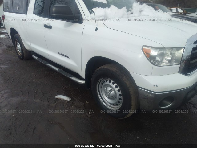 Photo 5 VIN: 5TFRU5F13AX023581 - TOYOTA TUNDRA 2WD TRUCK 