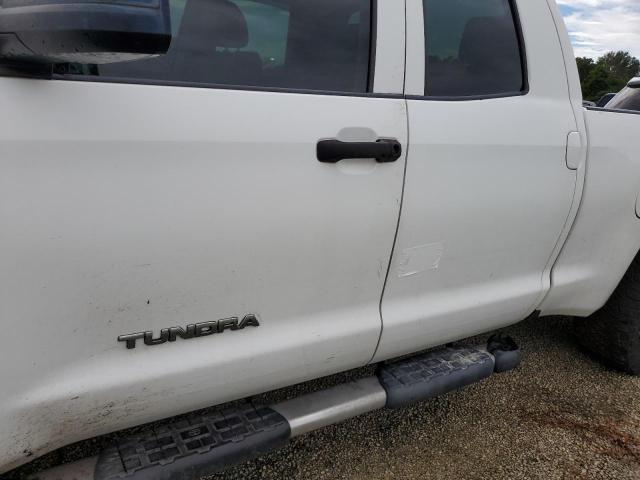 Photo 11 VIN: 5TFRU5F15AX022769 - TOYOTA TUNDRA DOU 