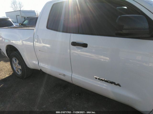 Photo 5 VIN: 5TFRU5F16AX021162 - TOYOTA TUNDRA 2WD TRUCK 