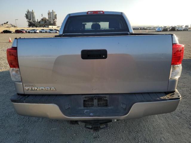 Photo 5 VIN: 5TFRU5F16AX022537 - TOYOTA TUNDRA DOU 