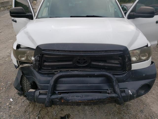 Photo 6 VIN: 5TFRU5F17BX026095 - TOYOTA TUNDRA DOU 