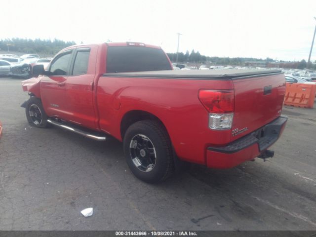 Photo 2 VIN: 5TFRU5F18DX028974 - TOYOTA TUNDRA 2WD TRUCK 