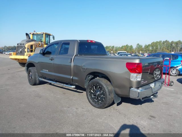 Photo 2 VIN: 5TFRU5F19BX024512 - TOYOTA TUNDRA 2WD TRUCK 