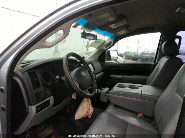 Photo 4 VIN: 5TFRU5F1XAX021004 - TOYOTA TUNDRA 2WD TRUCK 