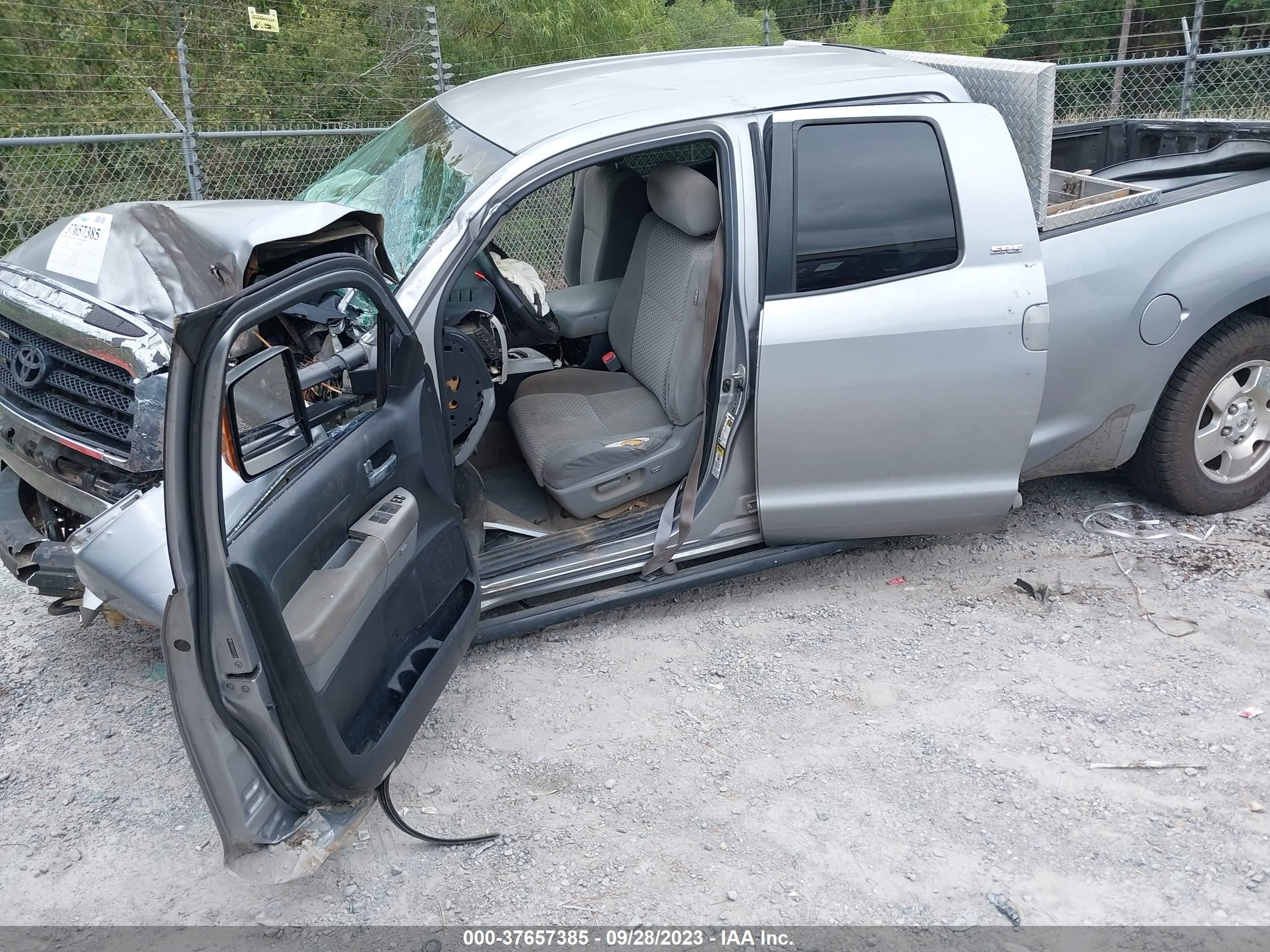 Photo 1 VIN: 5TFRV54137X017188 - TOYOTA TUNDRA 