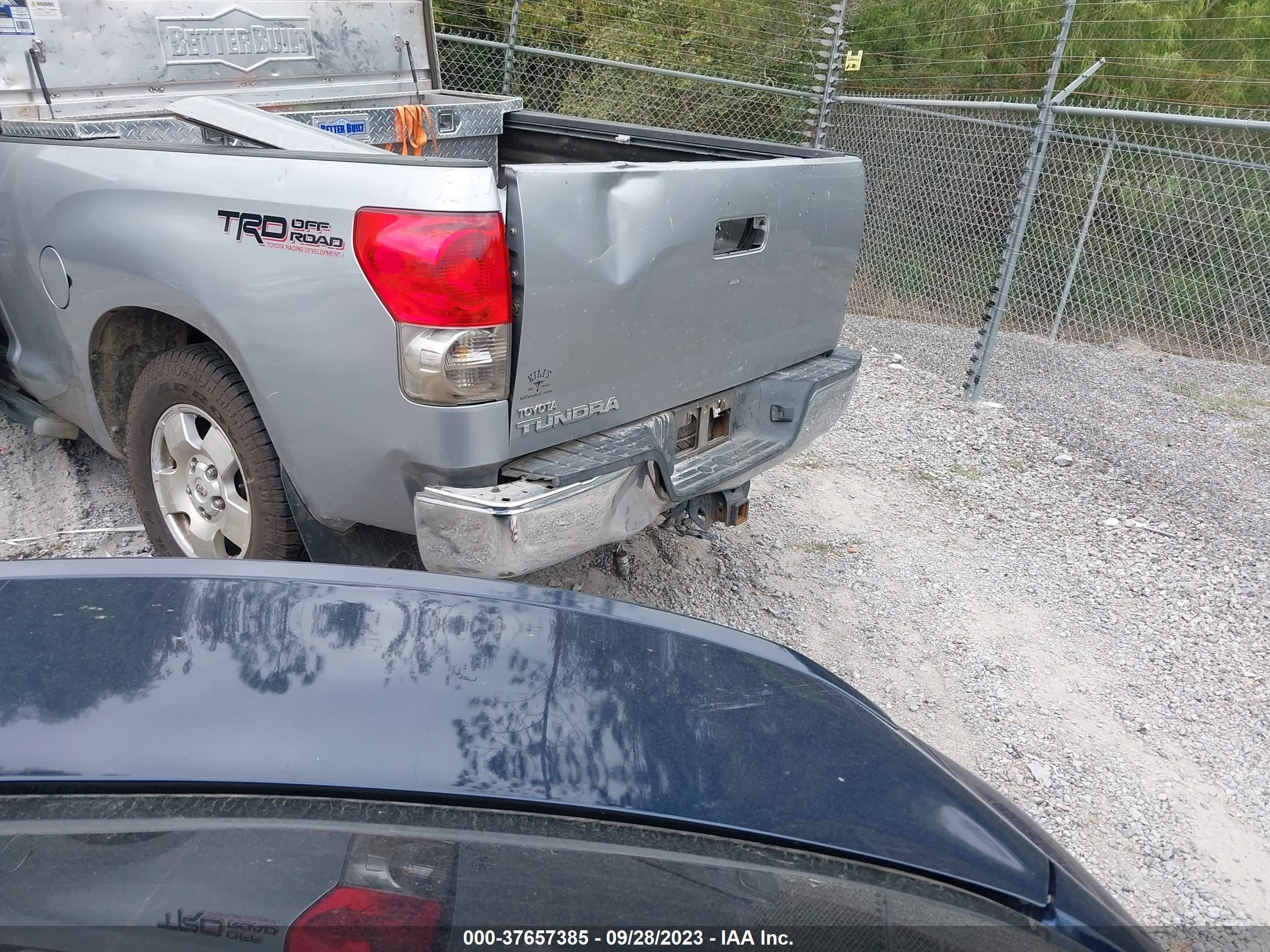 Photo 2 VIN: 5TFRV54137X017188 - TOYOTA TUNDRA 