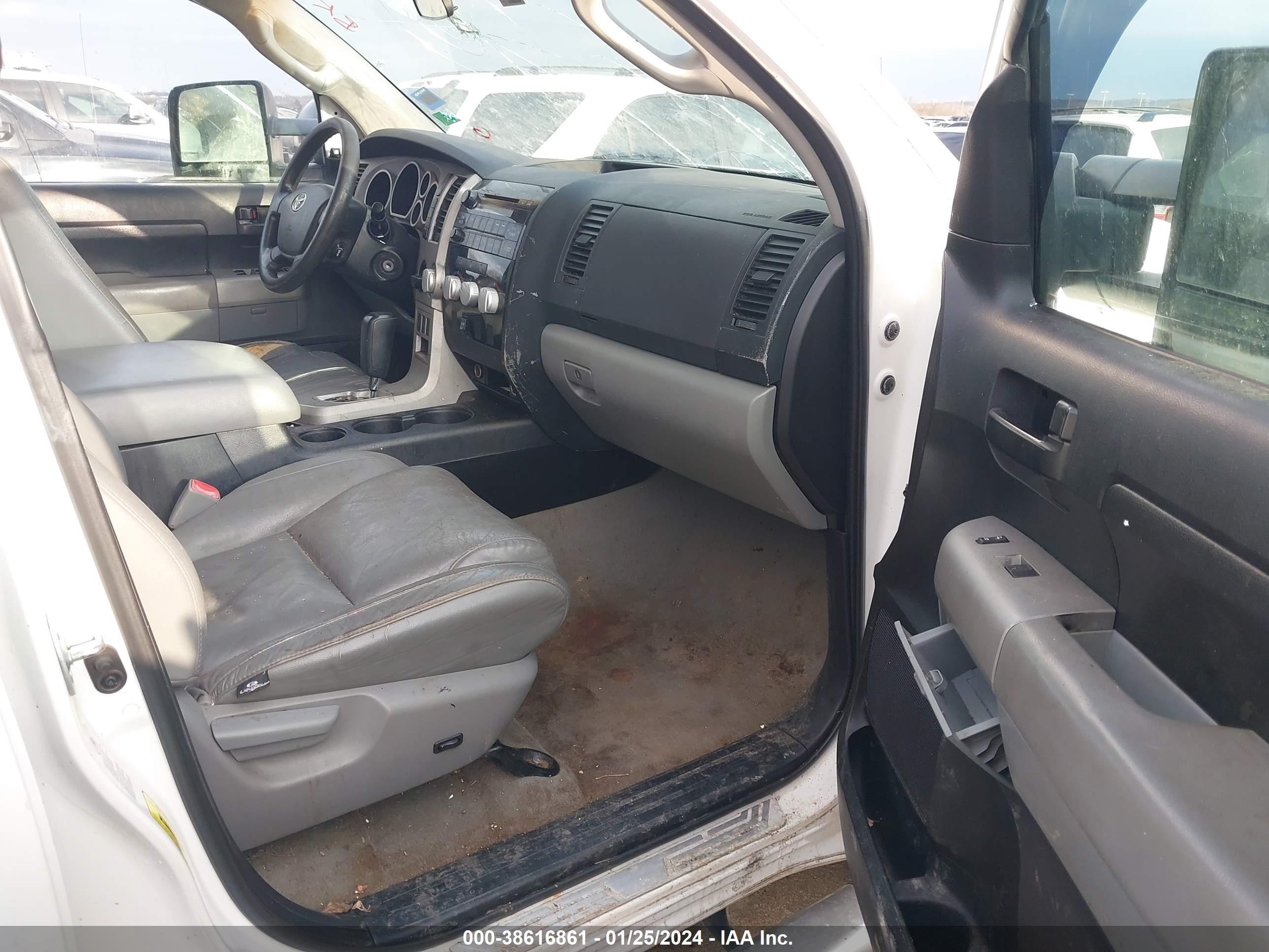 Photo 4 VIN: 5TFRV54147X017121 - TOYOTA TUNDRA 