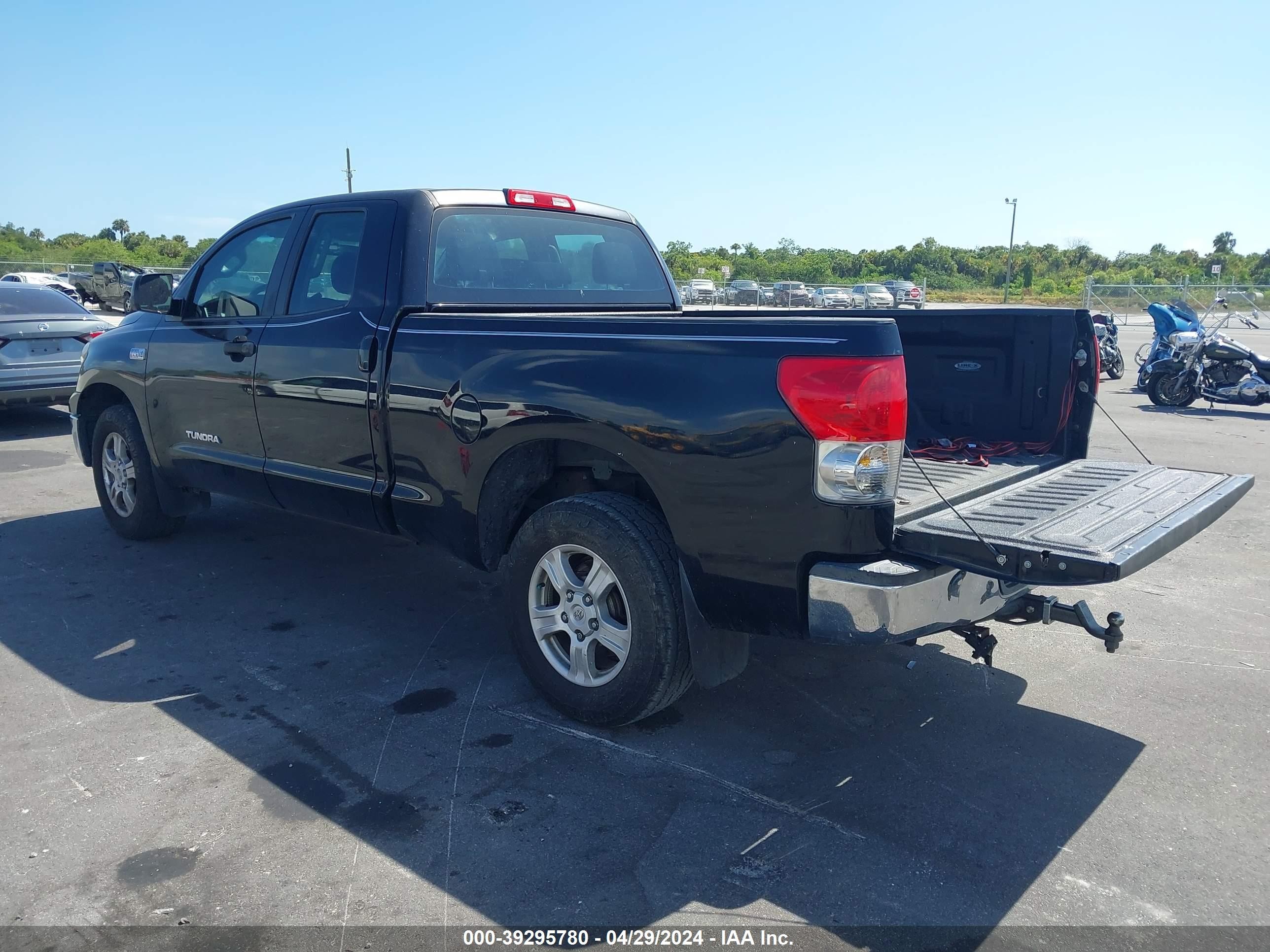 Photo 2 VIN: 5TFRV54158X049013 - TOYOTA TUNDRA DOU 