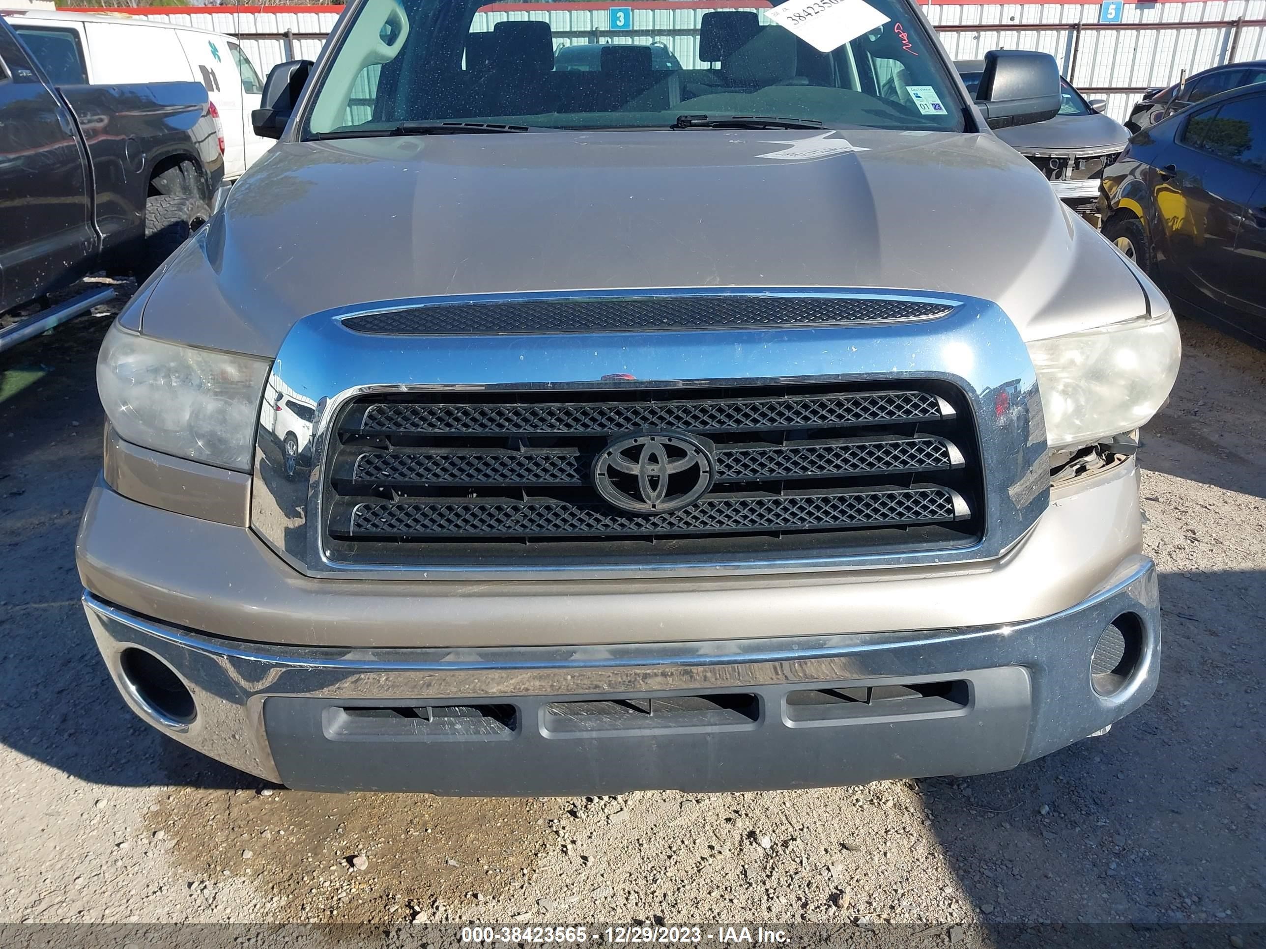 Photo 11 VIN: 5TFRV54198X061875 - TOYOTA TUNDRA 