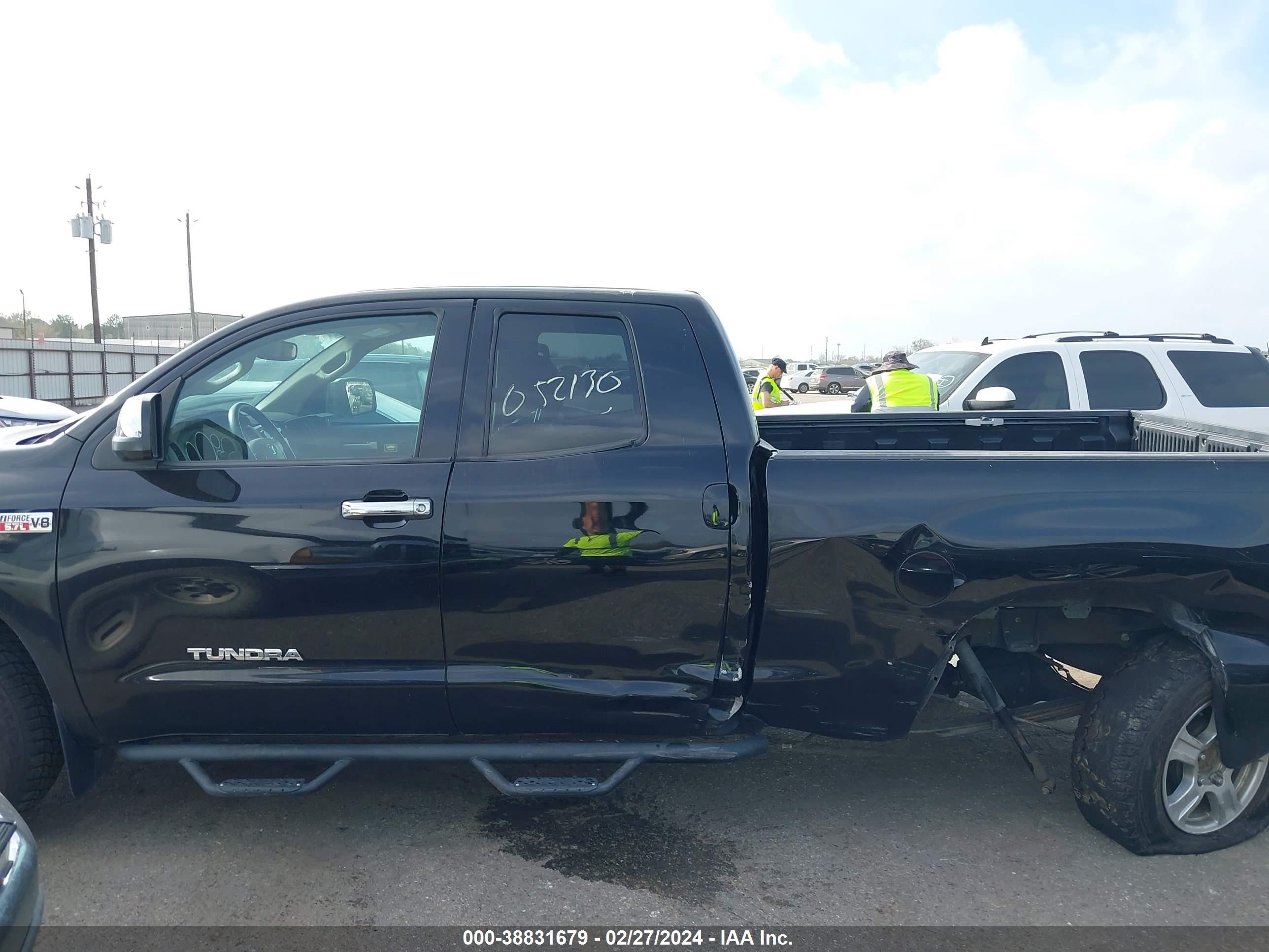 Photo 13 VIN: 5TFRV58148X047666 - TOYOTA TUNDRA 