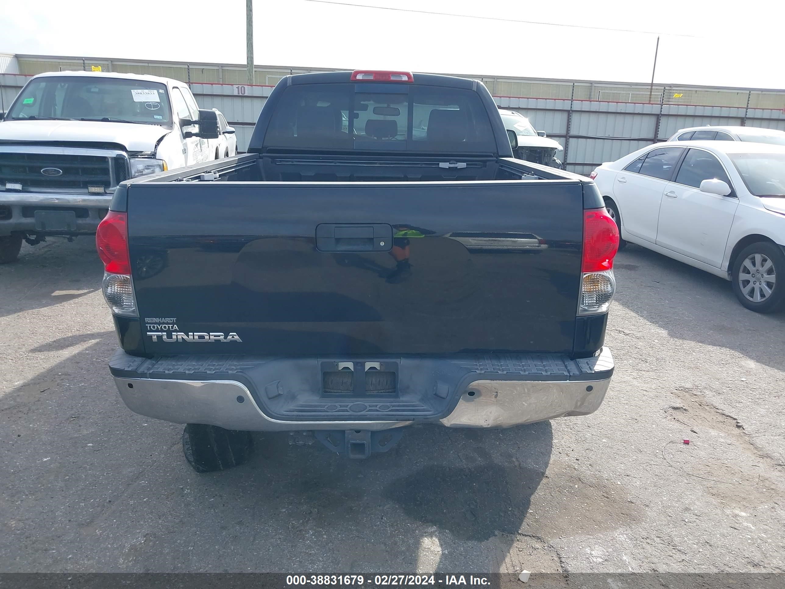 Photo 15 VIN: 5TFRV58148X047666 - TOYOTA TUNDRA 