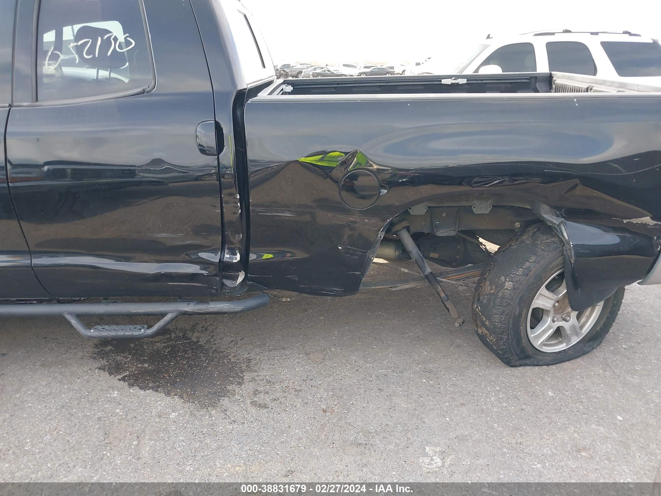 Photo 5 VIN: 5TFRV58148X047666 - TOYOTA TUNDRA 