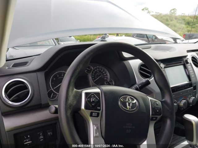 Photo 6 VIN: 5TFRW5F10HX227923 - TOYOTA TUNDRA 